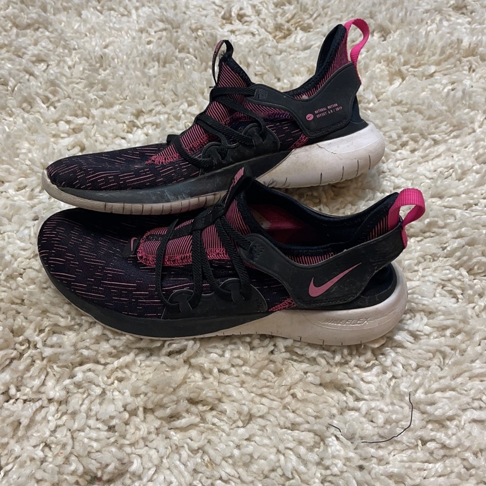 Nike Flex Trainers - Picture 2 of 6